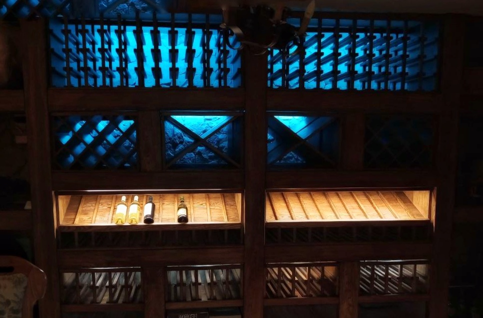 Wine cabinet lighting